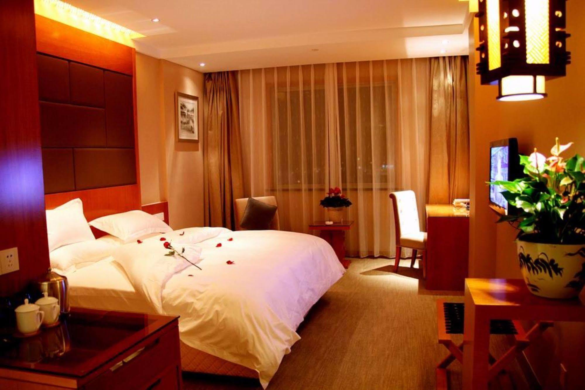 Oriental Hotel Tong Xiang Jiaxing Exterior foto
